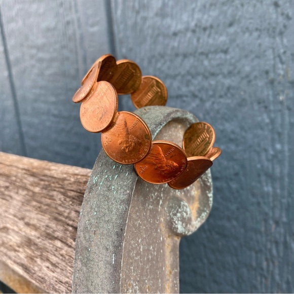 Vintage 80s penny bracelet cuff, size 7.5” - Picture 6 of 16